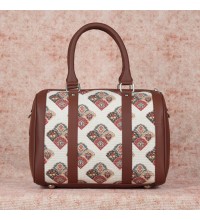 Seashell Motif White Handbag